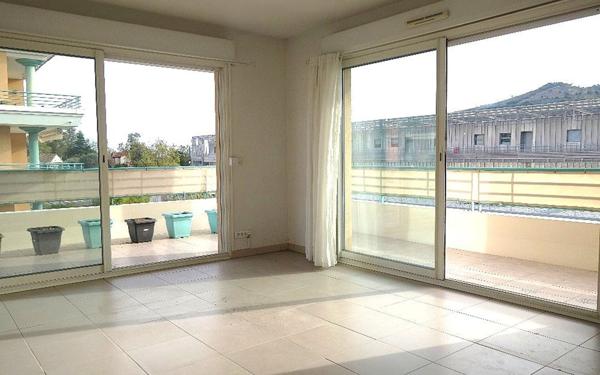 Appartement à vendre    3 pièces • 61,61 m2 Pégomas