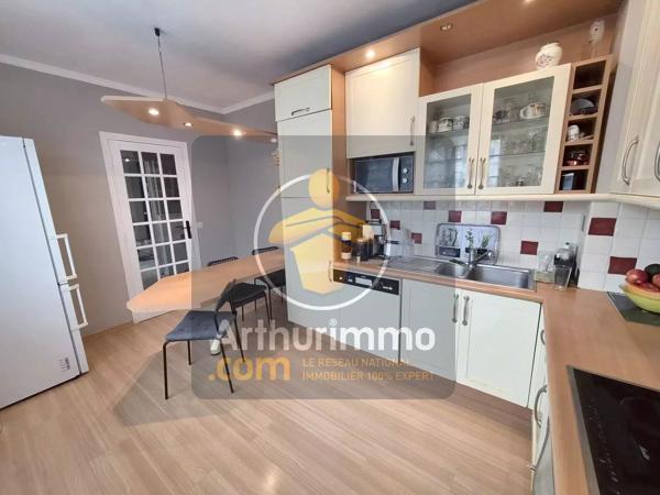 Vente                                                      Maison
                        
                                         180 m2                     à Ormesson-sur-Marne