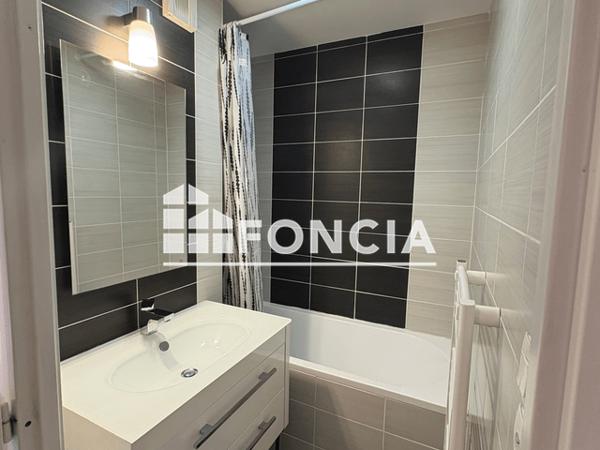 Location Appartement 3 pièces 63.88 m² - 318 RUE JEAN JAURES Trelaze 49800