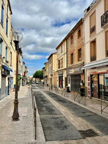 Local commercial 46m2 et cave de 25m2 en sous sol Elne emplacement idéal !