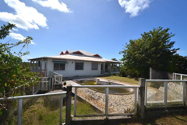 Gosier (97190) Propriété de 28270m2 avec maison de r