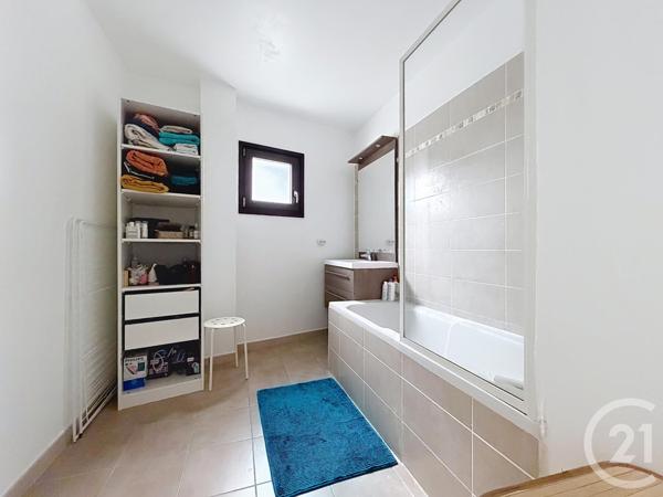 Appartement T3 à vendre  3 pièces - 63 m2 SATHONAY CAMP - 69