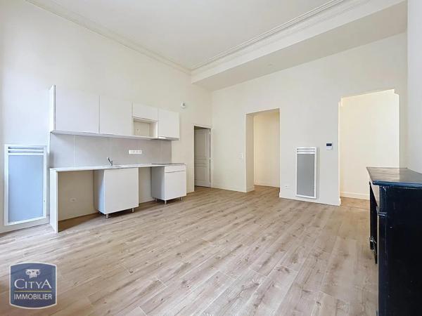 Appartement à louer 3 pièces 64.91m² Nîmes (30000)