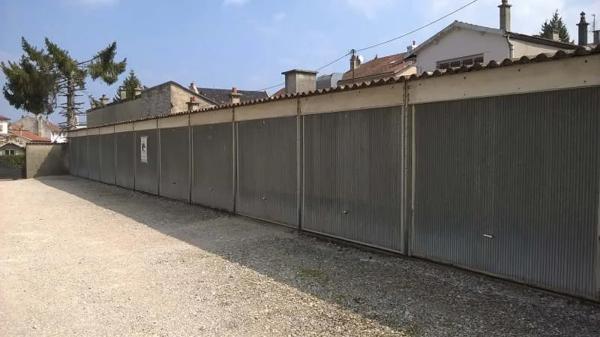 Parking / Box à louer à Oyonnax (01100)