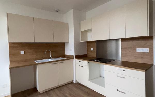 Appartement à louer    2 pièces •  Pouillon