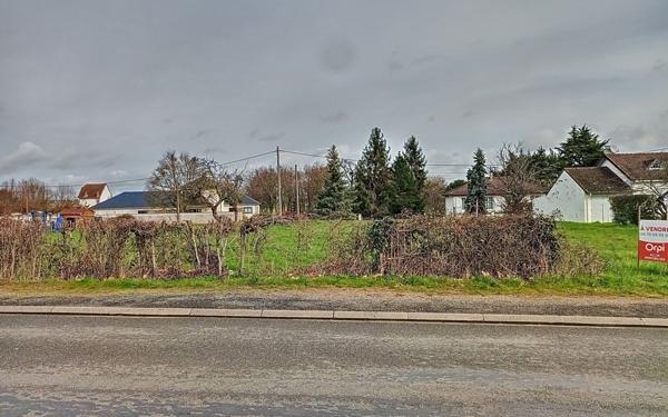 Terrain à vendre    Huriel