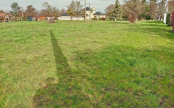 Terrain à vendre    Huriel