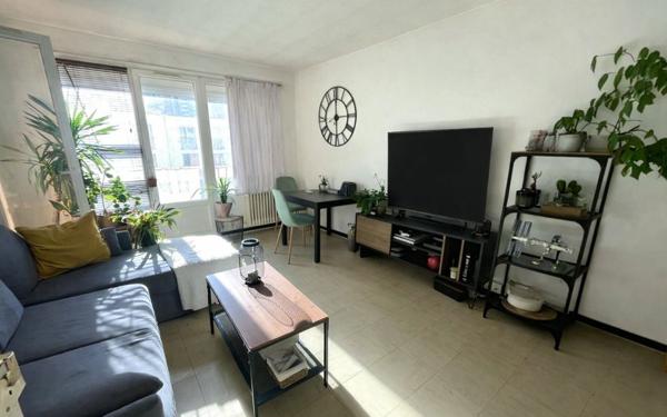 Appartement à vendre    2 pièces • 46,65 m2 Marseille 10