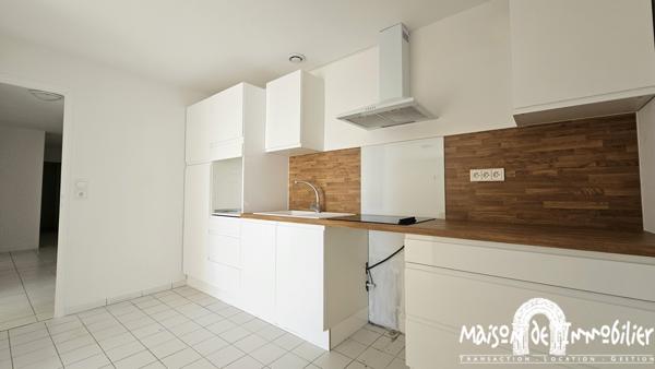 Location Appartement rénové - 2 chambres - 90m²- Résidence avec ascenseur et parking - Centre-ville de COGNAC