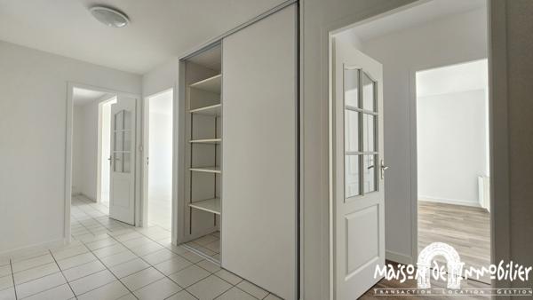 Location Appartement rénové - 2 chambres - 90m²- Résidence avec ascenseur et parking - Centre-ville de COGNAC