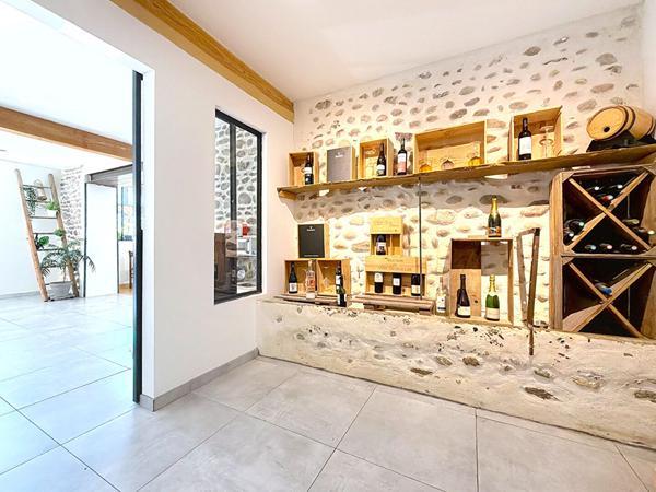 CHARME, VOLUMES ET RAFFINEMENT ANCIEN CORPS DE FERME RÉNOVÉ À PAMIERS