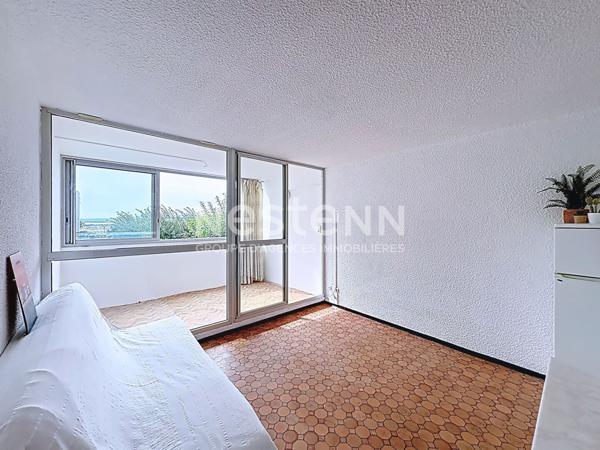 Studio cabine de 27.4 m² avec loggia, vue sur les Salins, piscine en option, local à vélo & place de parking Gruissan, Rive Droite