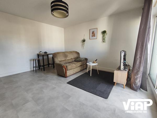 AGRÉABLE T1 MEUBLÉ AVEC COIN CHAMBRE ET BALCON , Limoges