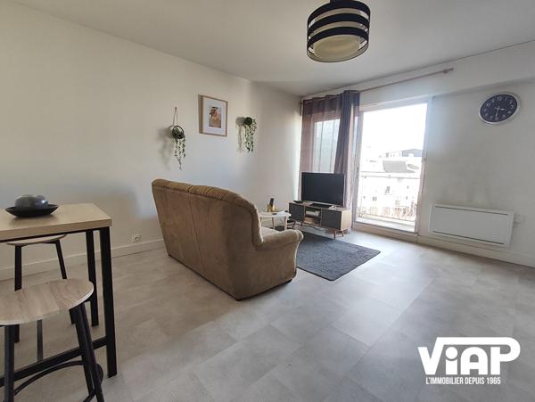 AGRÉABLE T1 MEUBLÉ AVEC COIN CHAMBRE ET BALCON , Limoges