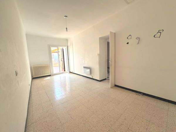 Maison de village T4 à rénover à Saint-Mitre-les-Remparts