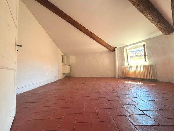 Maison de village T4 à rénover à Saint-Mitre-les-Remparts