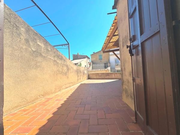 Maison de village T4 à rénover à Saint-Mitre-les-Remparts