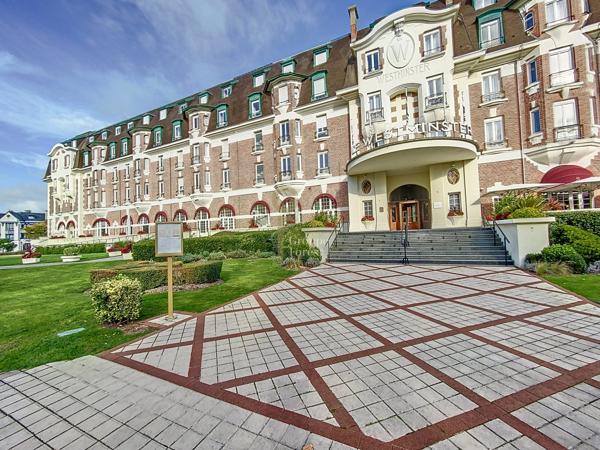 TRIANGLE D'OR - WESTMINSTER - BEAU TRIPLEX