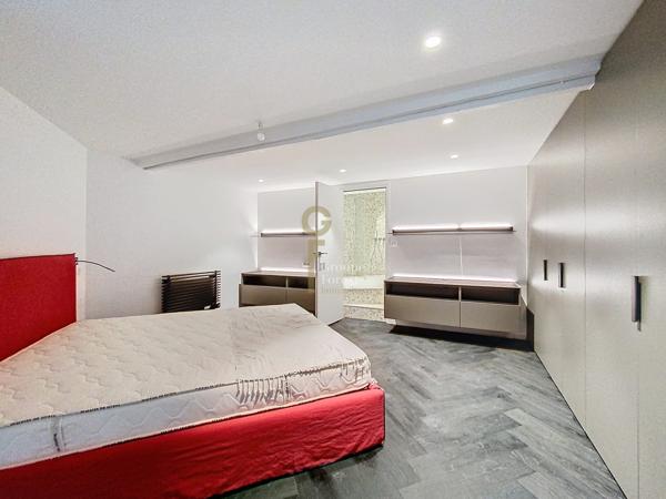 TRIANGLE D'OR - WESTMINSTER - BEAU TRIPLEX
