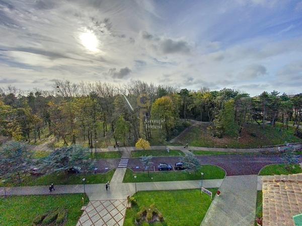TRIANGLE D'OR - WESTMINSTER - BEAU TRIPLEX