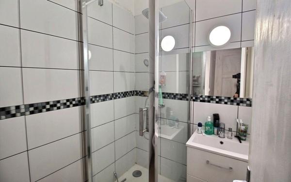 Appartement à vendre    1 pièce • 25 m2 Paris 17