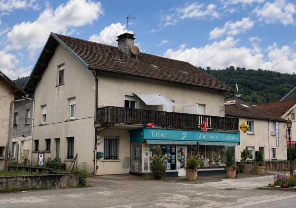 Immeuble - 6 appartements et 1 local commercial
