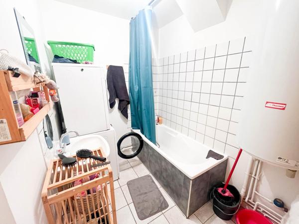 Immeuble - 6 appartements et 1 local commercial