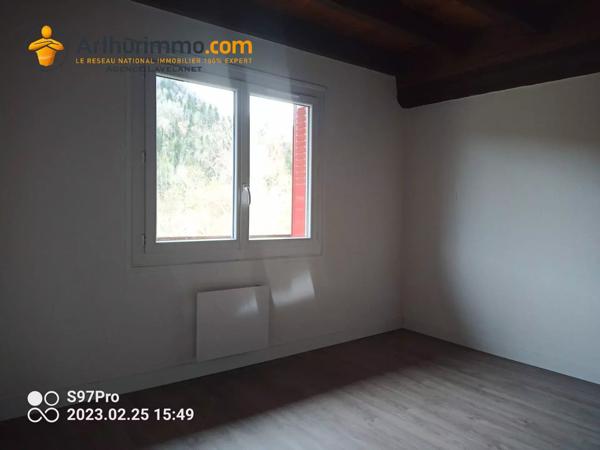 Vente                                                      Immeuble
                        
                     10 pièces                      347 m2                     à Bélesta
