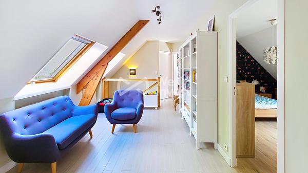 Maison d’architecte dans un écrin de verdure.