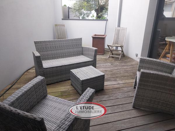 PAIMBOEUF CENTRE : bien atypique, maison-loft (175 m²), + terrasses, annexes et garage !