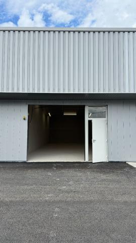 Local d'activité 1 pièce 94 m2