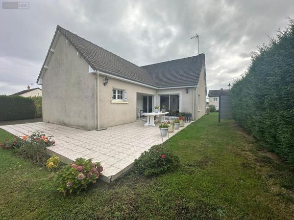 Maison à vendre à Gennes-Longuefuye en Mayenne (53200), ref : 100173101-53088