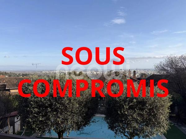 CALUIRE-ET-CUIRE – Maison contemporaine de 207 m² avec piscine