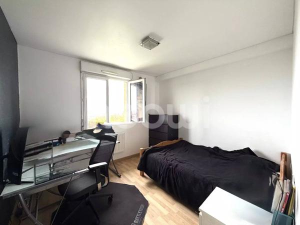 CALUIRE-ET-CUIRE – Maison contemporaine de 207 m² avec piscine