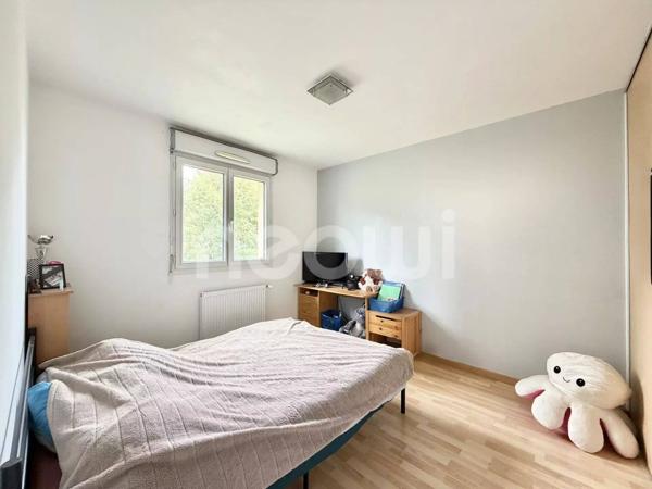 CALUIRE-ET-CUIRE – Maison contemporaine de 207 m² avec piscine