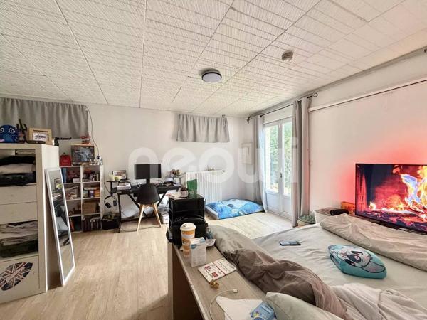 CALUIRE-ET-CUIRE – Maison contemporaine de 207 m² avec piscine