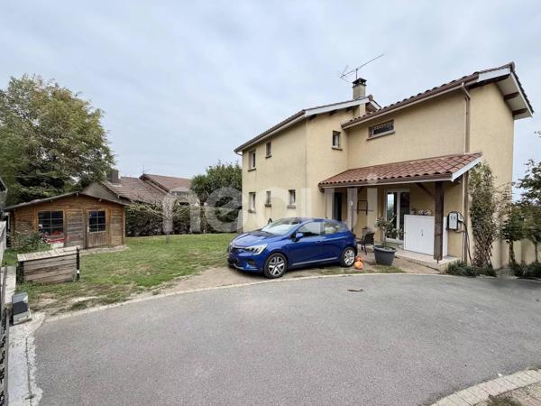 CALUIRE-ET-CUIRE – Maison contemporaine de 207 m² avec piscine