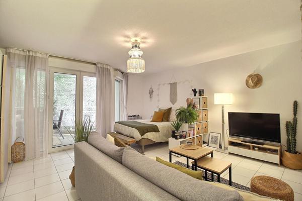 Tour de la Babotte / Place Laissac | T1 en exclusivité avec terrasse rare en centre-ville