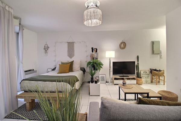 Tour de la Babotte / Place Laissac | T1 en exclusivité avec terrasse rare en centre-ville