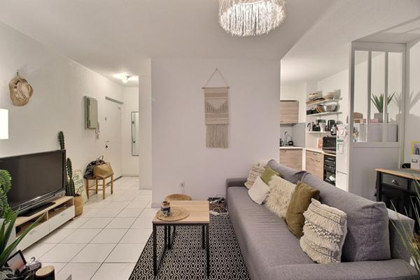 Tour de la Babotte / Place Laissac | T1 en exclusivité avec terrasse rare en centre-ville