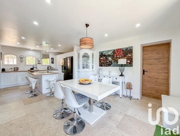 Maison 4 pièces de 92 m² à Sainte-Maxime (83120)