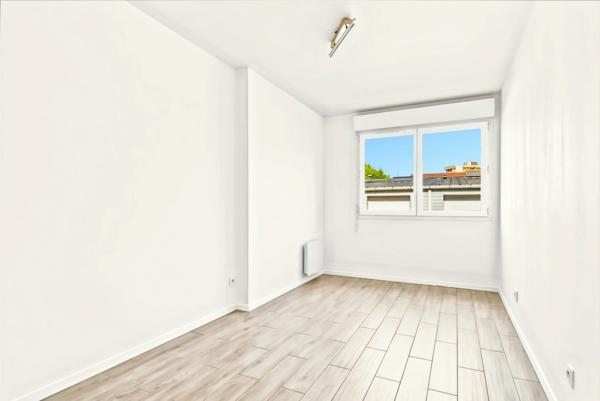 ROMAINVILLE – 3 PIÈCES 68 M² – ASCENSEUR PARKING - BALCON VUE JARDIN - CALME