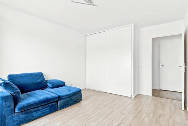 ROMAINVILLE – 3 PIÈCES 68 M² – ASCENSEUR PARKING - BALCON VUE JARDIN - CALME