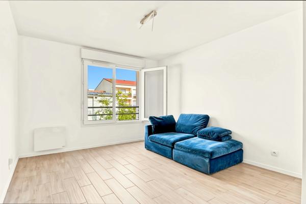 ROMAINVILLE – 3 PIÈCES 68 M² – ASCENSEUR PARKING - BALCON VUE JARDIN - CALME