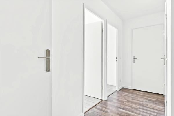 ROMAINVILLE – 3 PIÈCES 68 M² – ASCENSEUR PARKING - BALCON VUE JARDIN - CALME