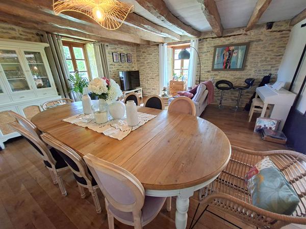 Domaine d'Exception en Quercy : Un Hameau de Pierre au Coeur du Causse de Gramat750 m2 Gramat