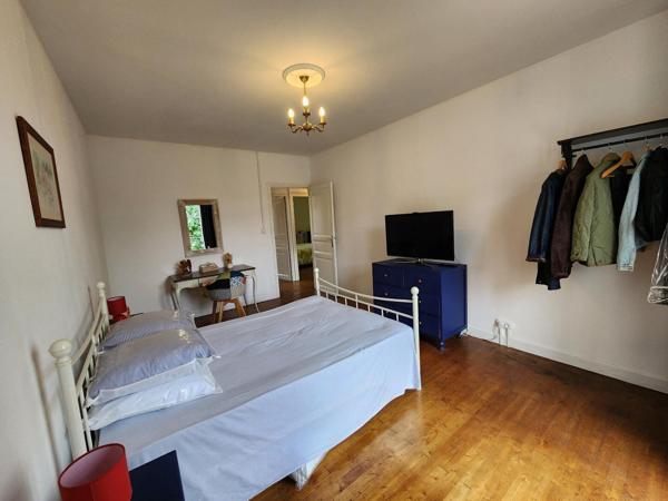Alloue - Maison avec 4 chambres, garage, terasse couverte, jardin Alloue