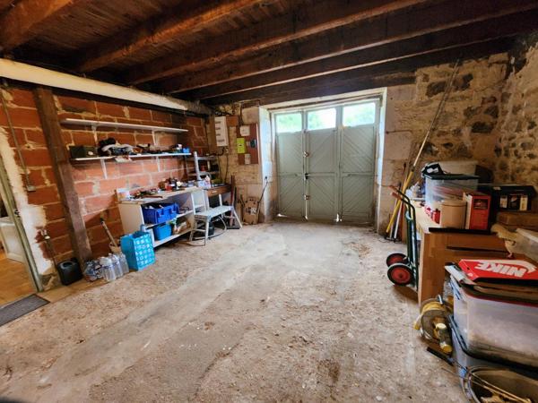 Alloue - Maison avec 4 chambres, garage, terasse couverte, jardin Alloue