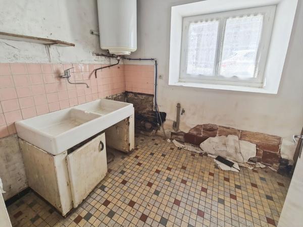 Maison ancienne à rénover avec dépendances