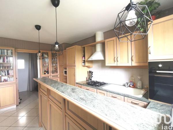 Maison 6 pièces de 100 m² à Bellevigny (85170)